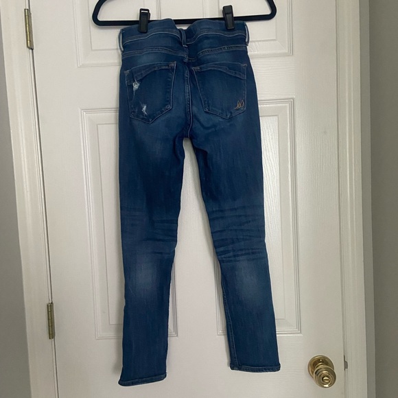Express Jeans Mid Rise Cropped Legging, Distressed, Medium Wash, Size 2 - Picture 4 of 5
